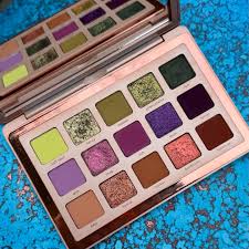 Huda Beauty - The New Nude Eyeshadow Palette